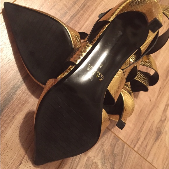 Zara Gold Pump with Straps - Picture 5 of 5